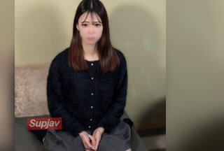 FC2PPV 4949833 我爱猫脸辣妹♡ [无码] [内射] 这位严肃的辣妹拥有美丽的胸部。她的胸部、阴部和吻都非常棒，我射在了她敏感的剃毛阴部里。附赠特典